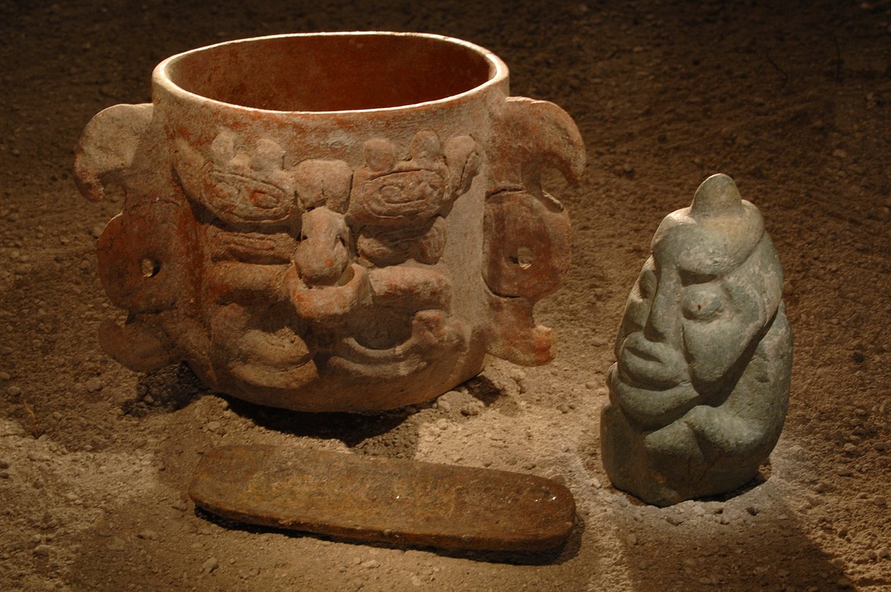 玛雅；玛雅壁画；圣巴托洛；危地马拉；比尔-萨图诺博士，2002 年（照片） 作者 肯尼思·加勒特