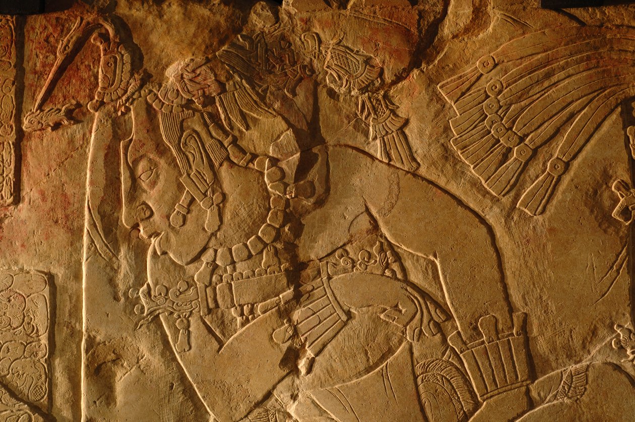 第 19 号神庙宝座台，墨西哥帕伦克，Akhal Mo Nab 的雕刻，2005 年（照片） 作者 肯尼思·加勒特