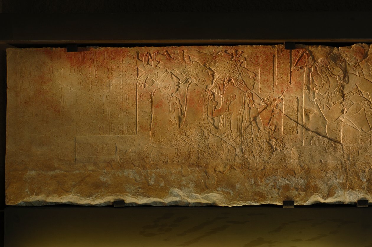 第 19 号神庙宝座台，墨西哥帕伦克，Akhal Mo Nab 的雕刻，2005 年（照片） 作者 肯尼思·加勒特