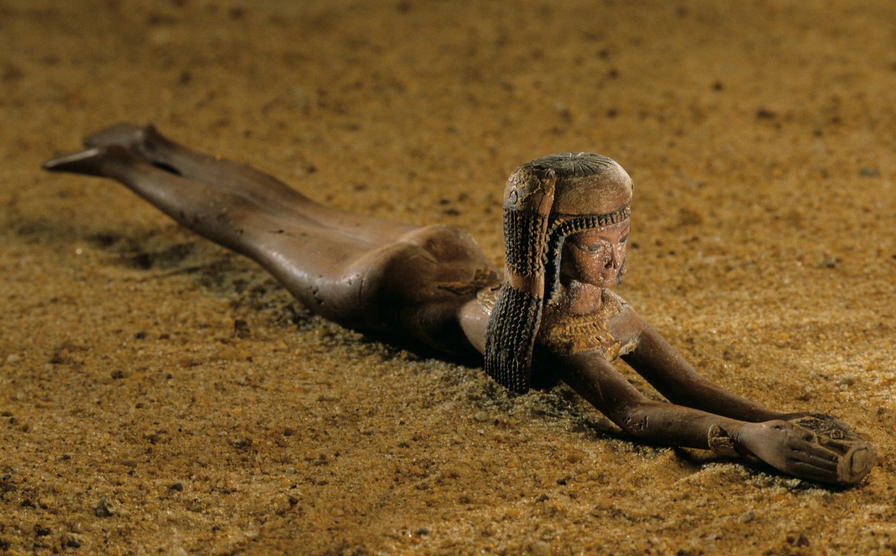 Unguent 勺；阿蒙霍特普三世在位时期；木质；金，2009 年（照片） 作者 肯尼思·加勒特