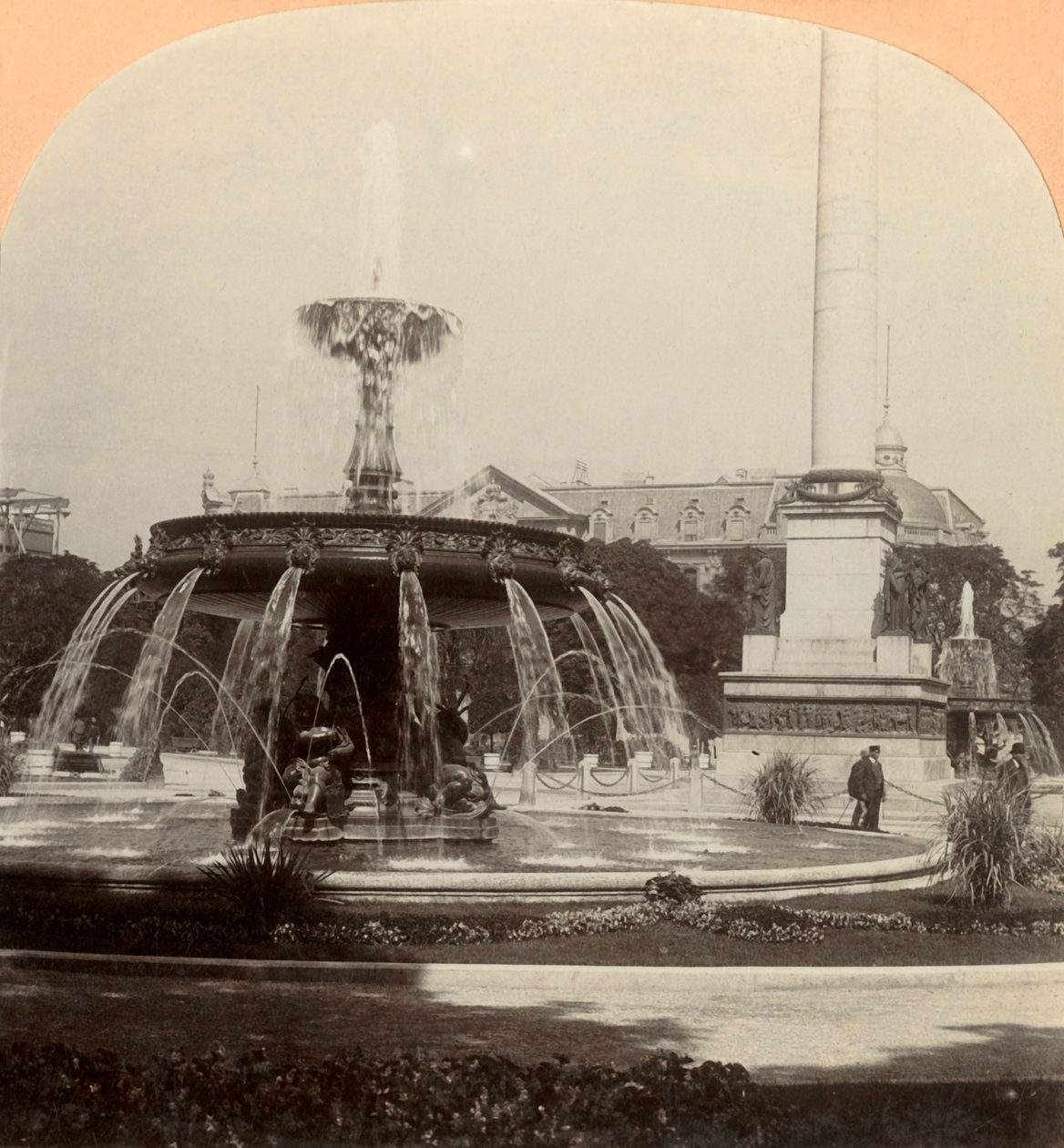 皇家广场，喷泉，德国斯图加特，1896年。 作者 Keystone View公司