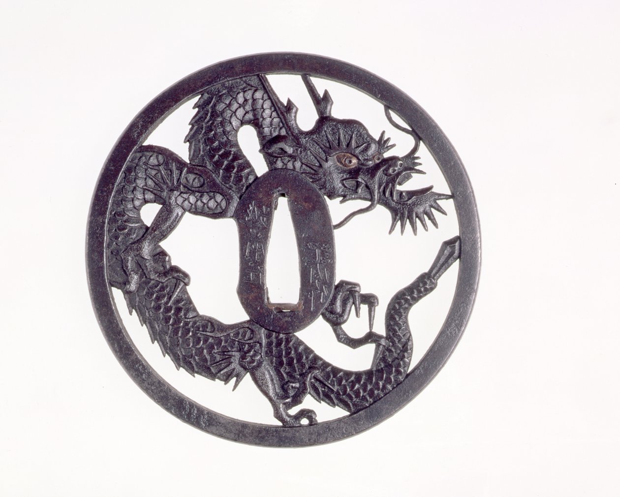 Tsuba与切出龙（铁） 作者 越前纪乃