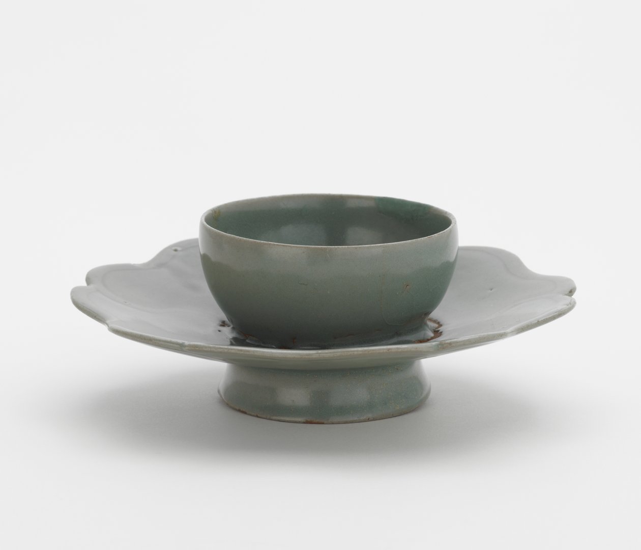 碗架，十二世纪上半叶（带有青瓷釉的stone器） 作者 韩国学校