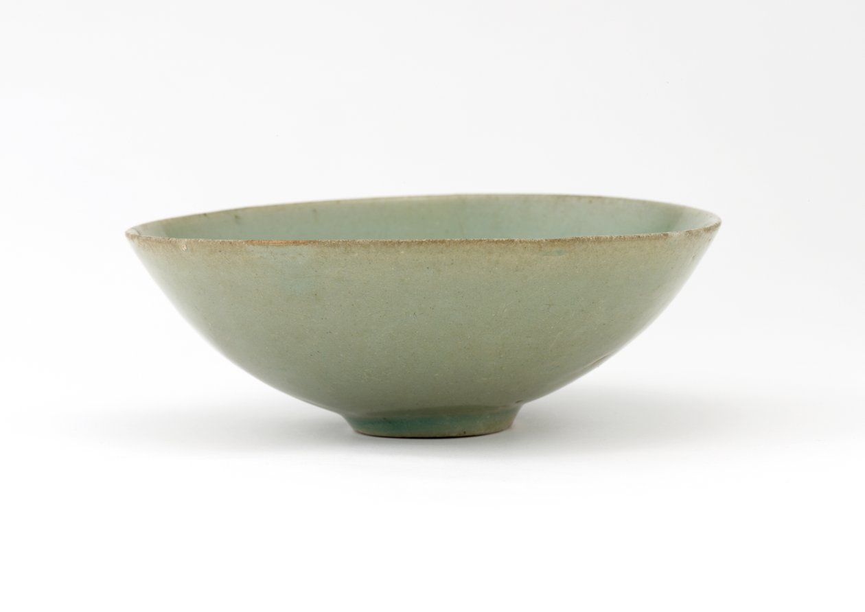 Bowl with molded design of fish among waves, mid 12th century (stoneware with celadon glaze) 作者 韩国学校