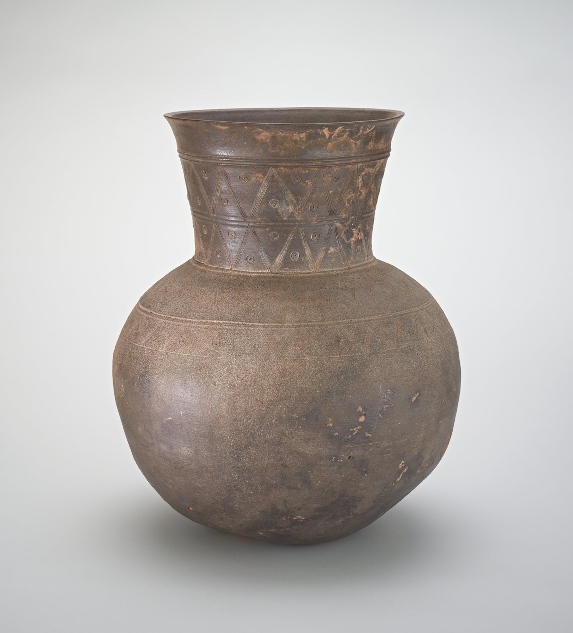 Jar, late 5th-mid 6th century (unglazed stoneware) 作者 韩国学校