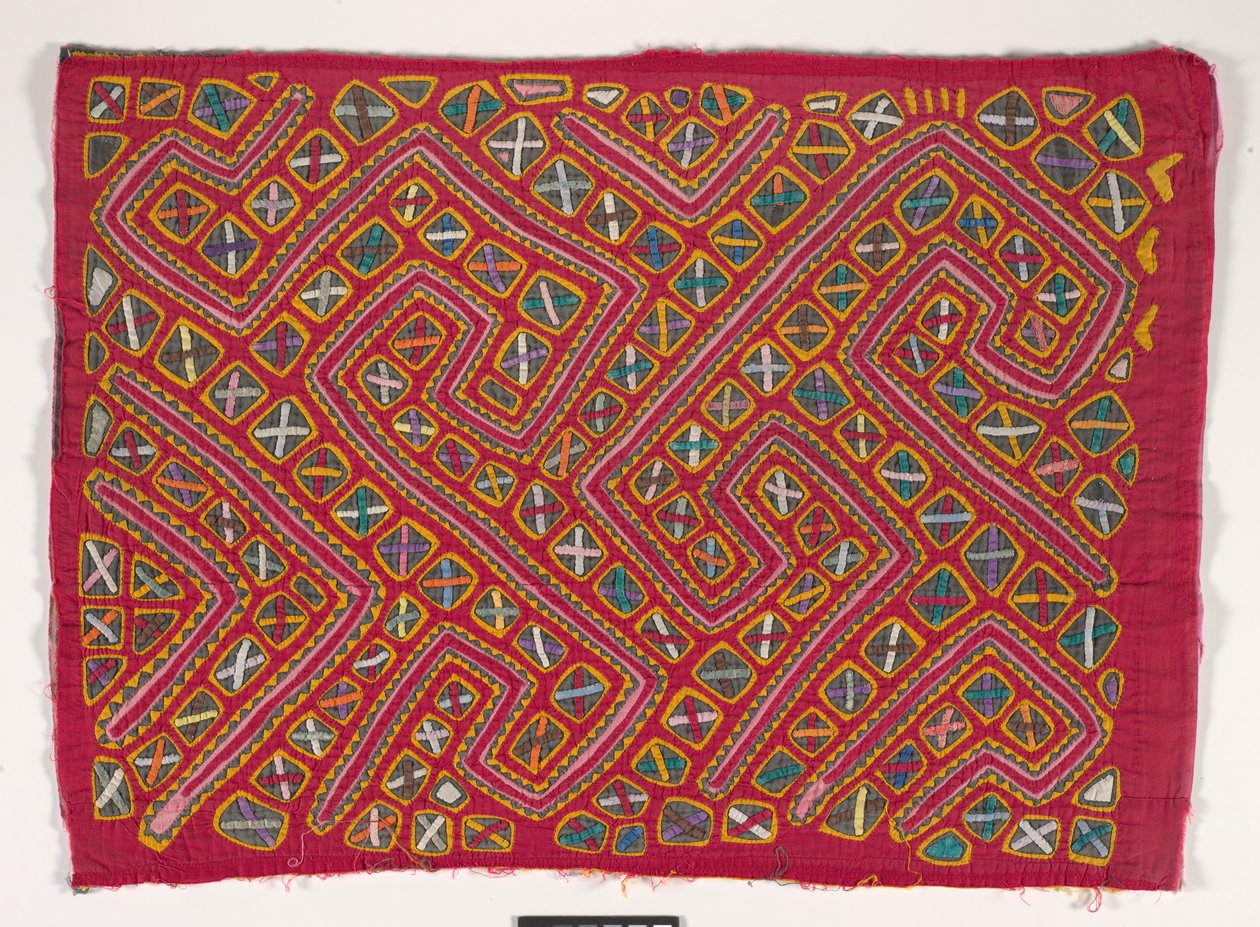 衬衫镶板（莫拉），约 1950 年（贴花棉布） 作者 库纳印第安文化