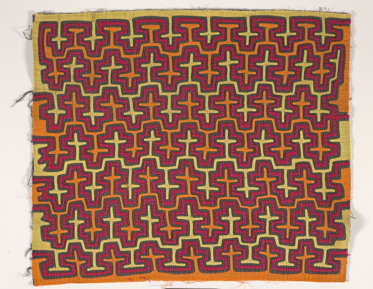 衬衫镶板（莫拉），约 1950 年（贴花棉布） 作者 库纳印第安文化