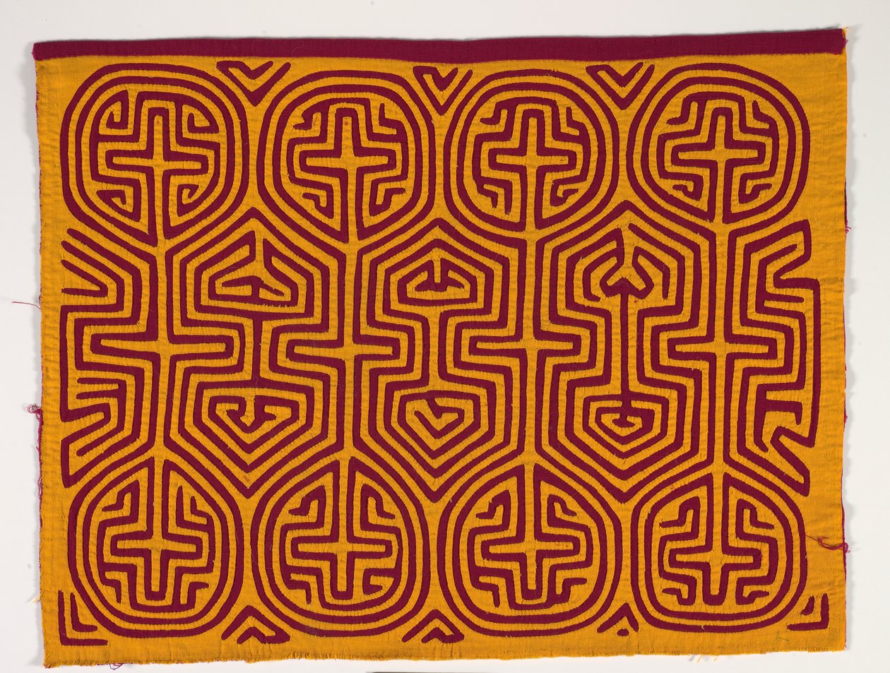 衬衫镶片（mola），c.1950（贴花棉） 作者 库纳印第安文化