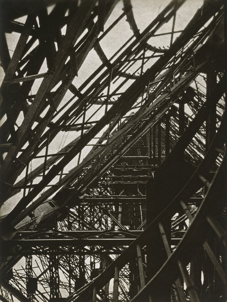 埃菲尔铁塔 作者 拉斯洛·莫霍利·纳吉（Laszlo Moholy Nagy）