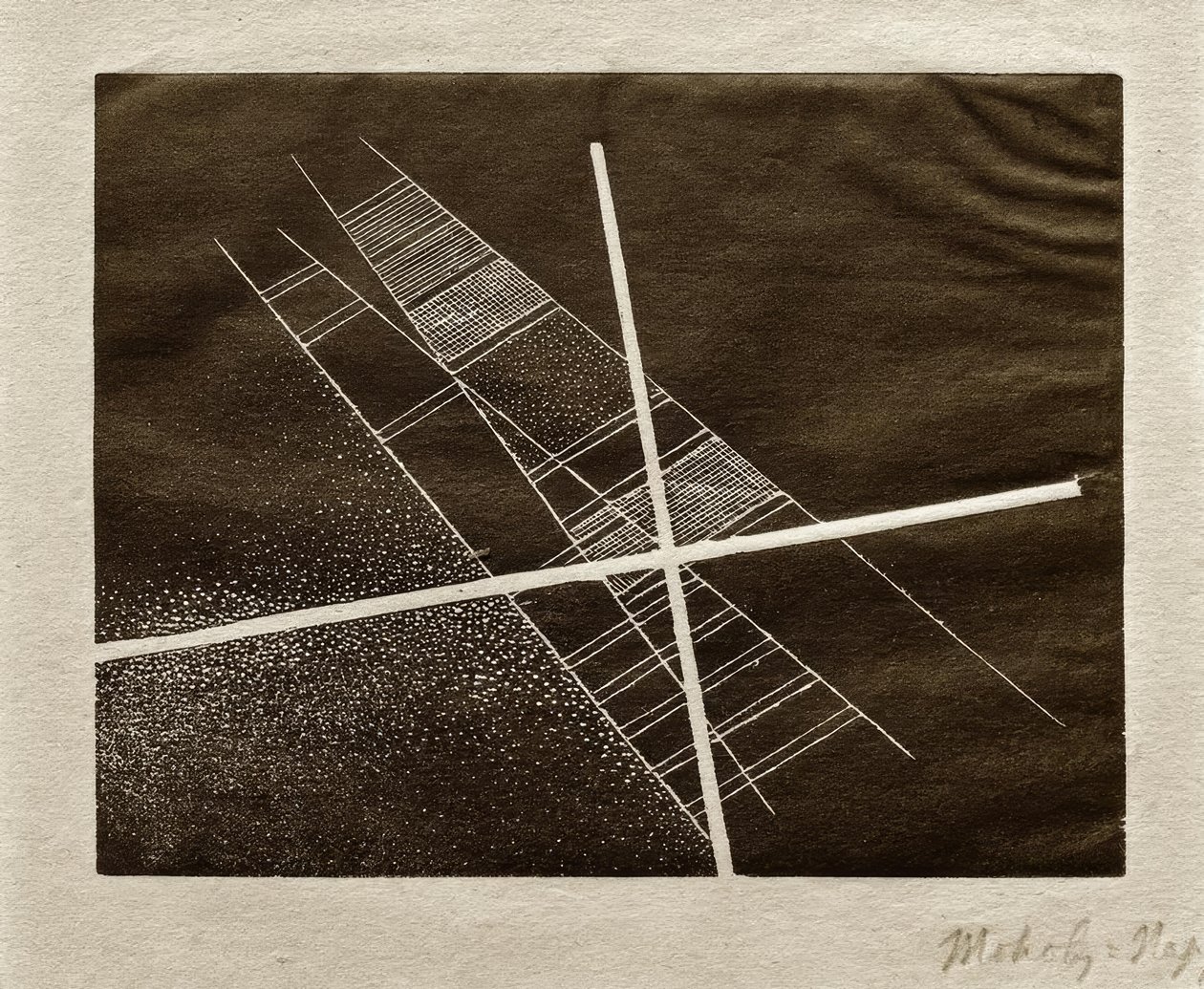 相交的对角线 作者 拉斯洛·莫霍利·纳吉（Laszlo Moholy Nagy）