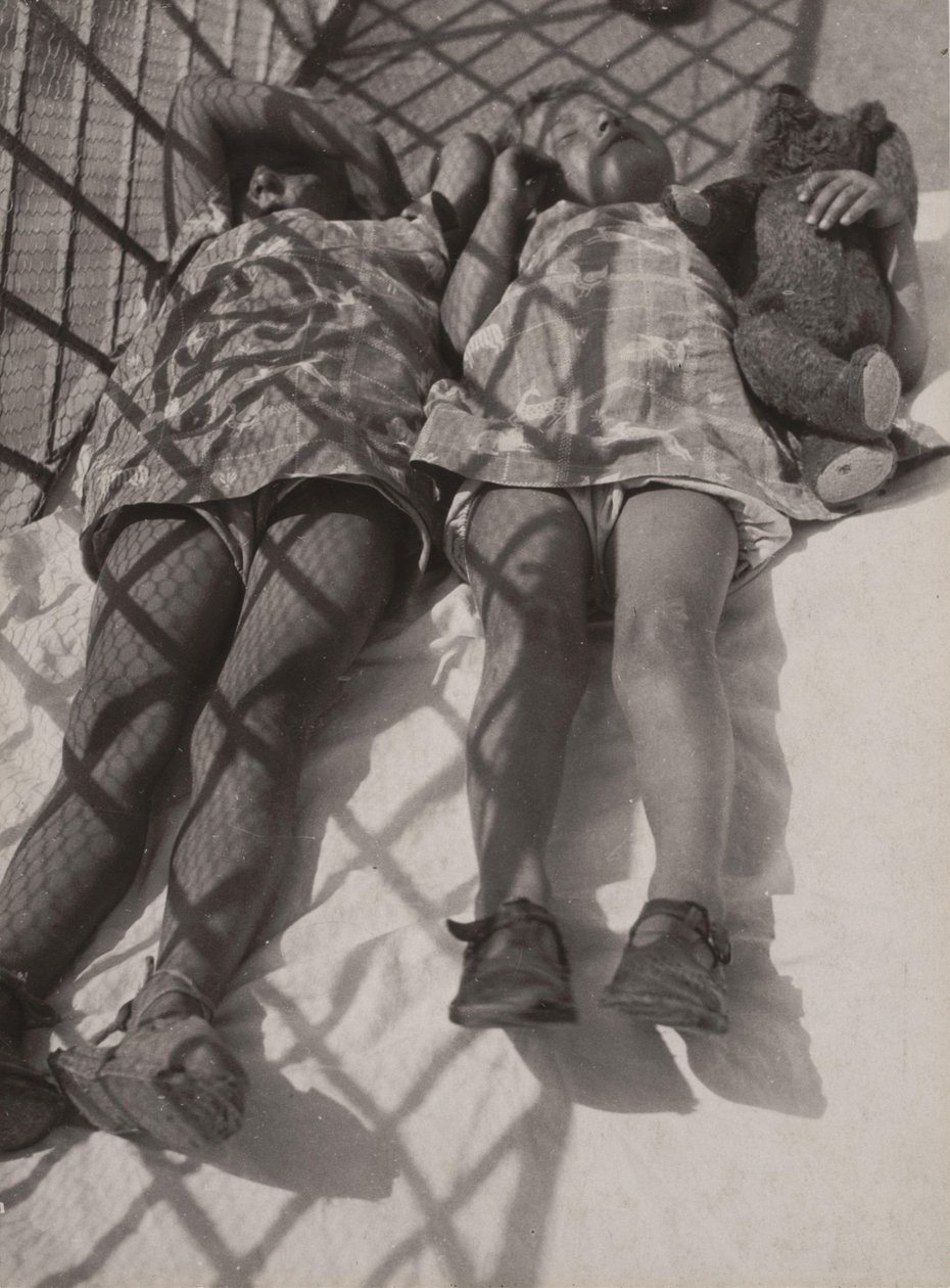 Siesta, 1926. 作者 拉斯洛·莫霍利·纳吉（Laszlo Moholy Nagy）