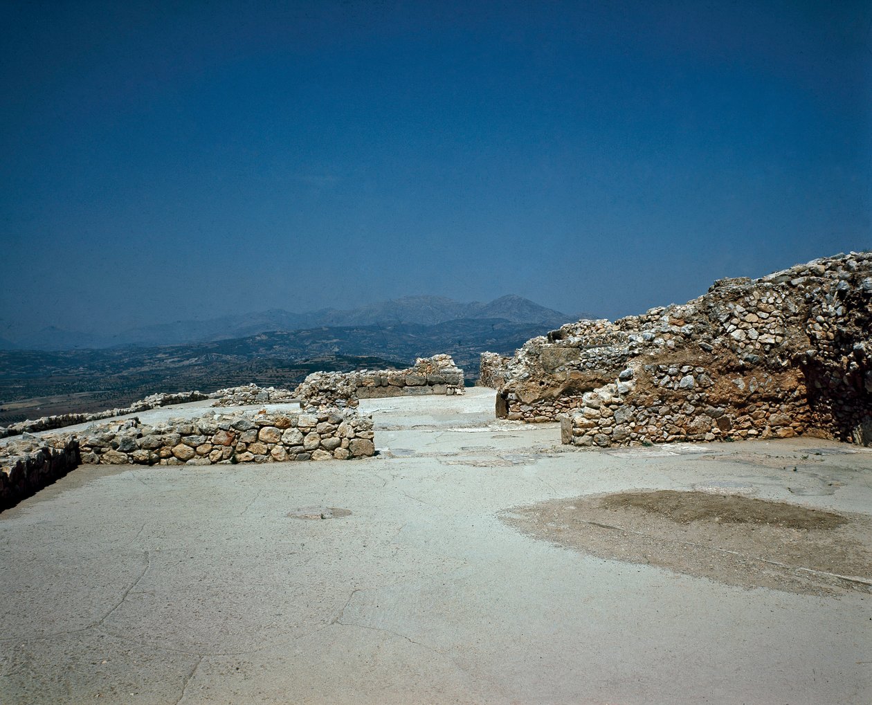 Megaron of the Royal Palace：希腊伯罗奔尼撒半岛（公元前 1500-1100 年）迈锡尼古城遗址 作者 晚期晚期迈锡尼