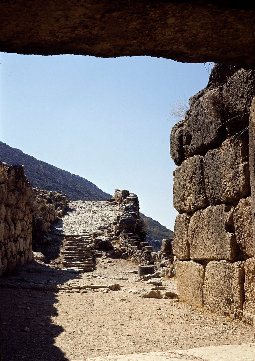 从狮子门看小巷：希腊伯罗奔尼撒半岛（公元前 1500-1100 年）迈锡尼古镇的遗址 作者 晚期晚期迈锡尼
