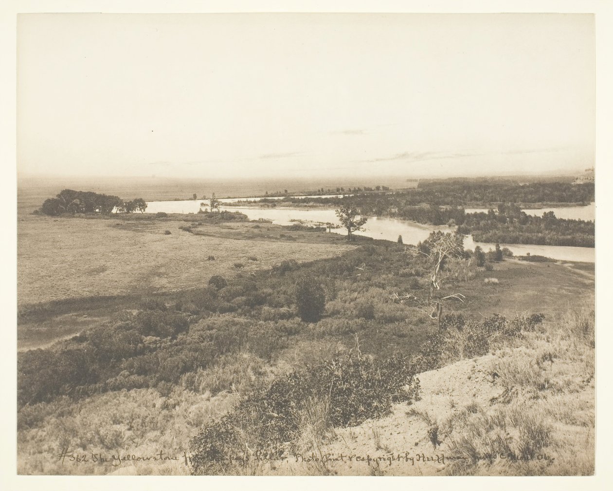 从庞贝之柱看黄石公园，约1906年。 作者 拉顿·奥尔顿·霍夫曼