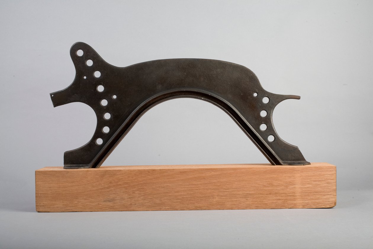 The Hog，2003（金属和木材） 作者 劳里·西蒙森（Lawrie Simonson）