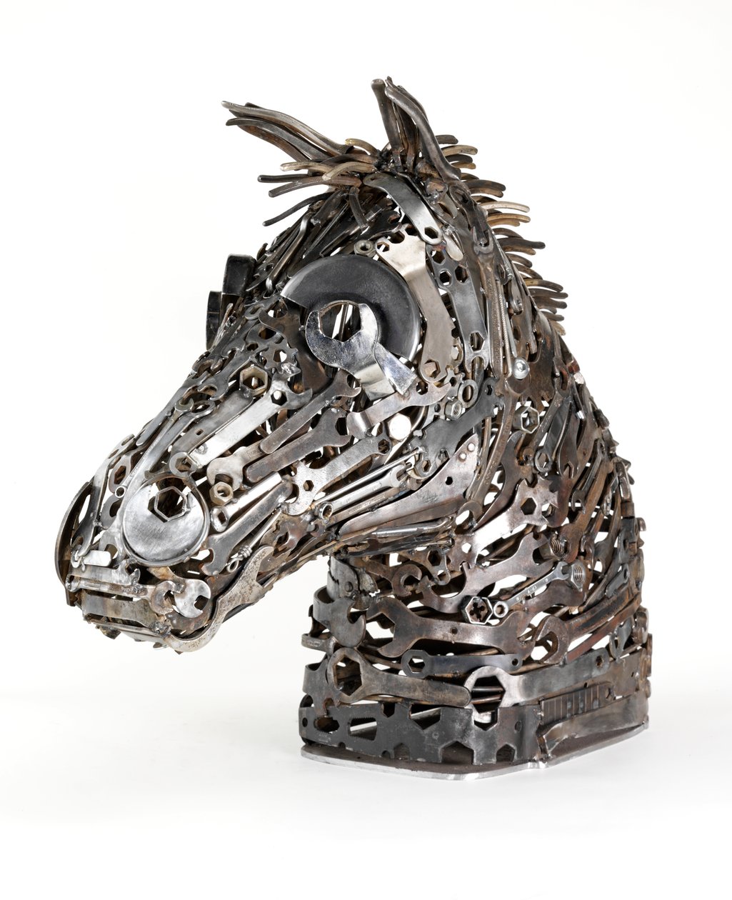 Warhorse（金属，扳手，工具和找到的物体）（另见440480） 作者 劳里·西蒙森（Lawrie Simonson）