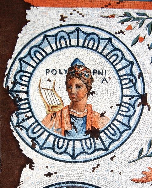 Polymnia，圣歌、歌唱、演说和修辞的缪斯（彩色雕刻）。 作者 莱昂·德（后）拉博德