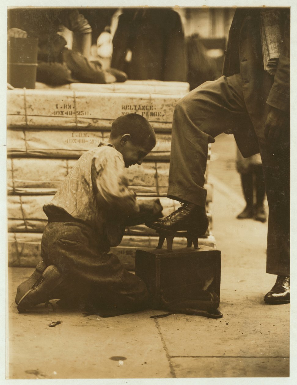1910年纽约Bowery的Bootblack 作者 刘易斯·威克斯·海恩
