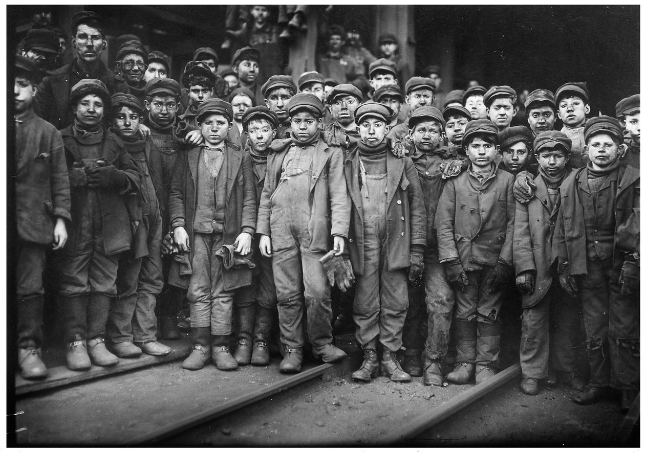 Breaker Boys Pittston PA c.1911 作者 刘易斯·威克斯·海恩