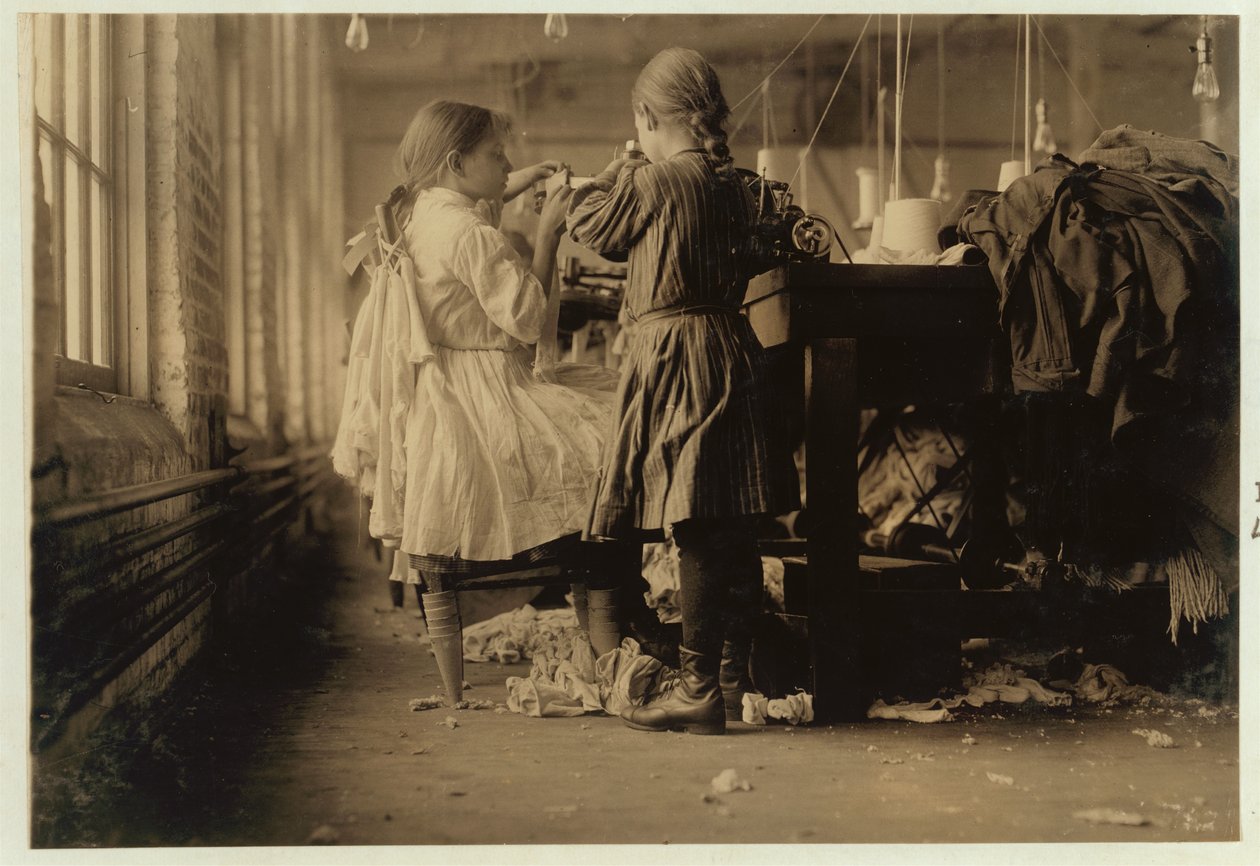 1910年，田纳西州Loudon Hosiery Mills儿童矫正机和弯针 作者 刘易斯·威克斯·海恩