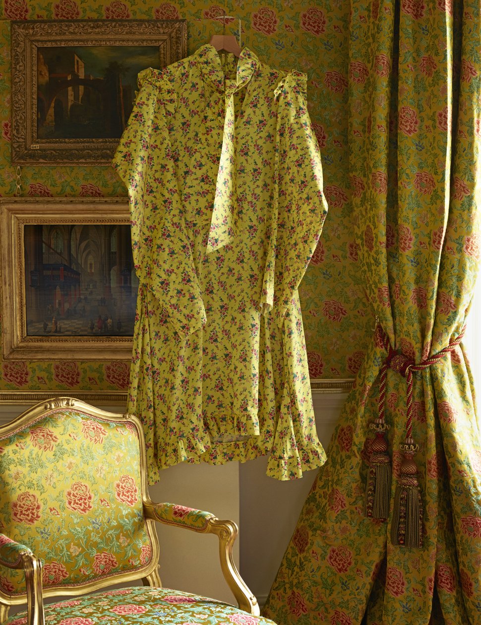 伯林顿伯爵夫人的裙子，Vetements，2016年春夏，查茨沃斯宫（照片）。 作者 未知未知