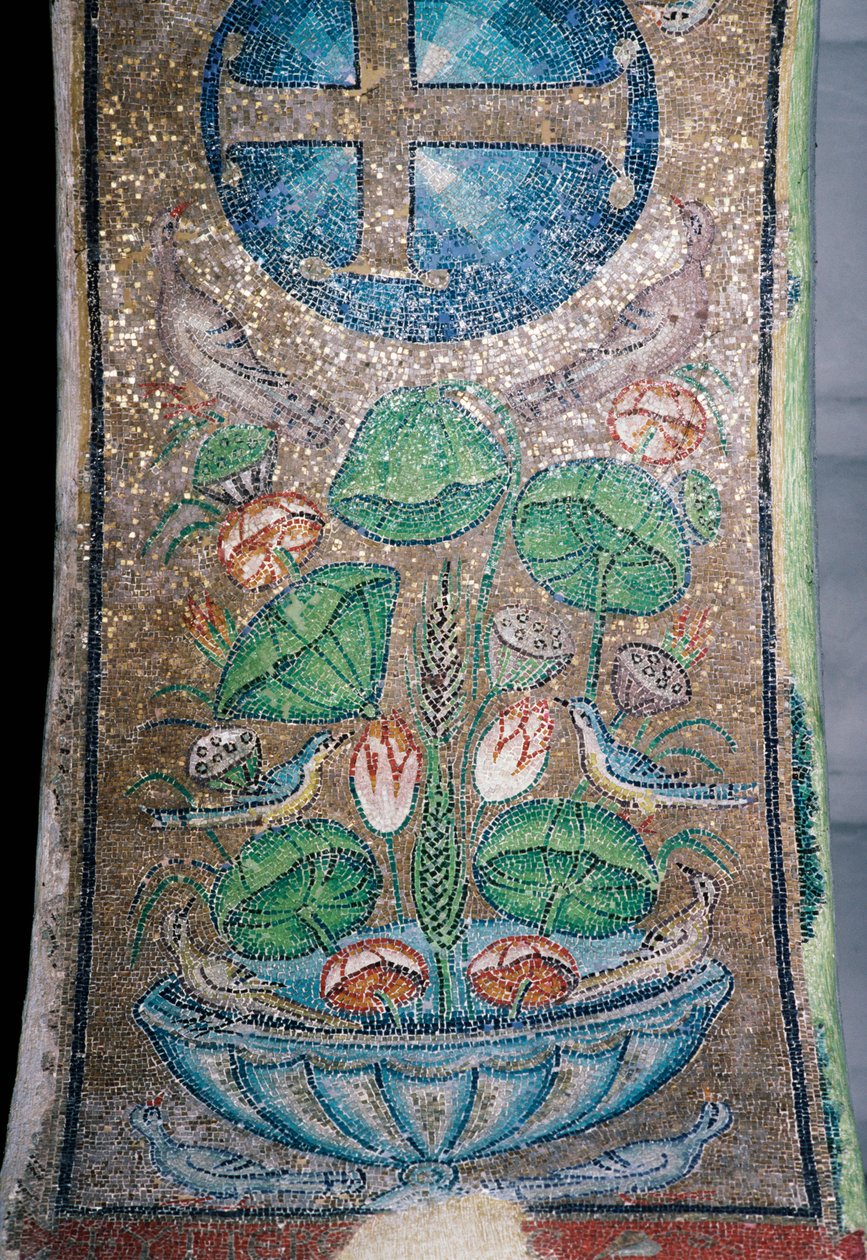 花和鸟，马赛克在 Panagia Ahiropiitos 或 Panagia Acheiropoietos 的早期基督教教堂，也称为 Achiropita（非人手创造），塞萨洛尼基，马其顿中部，希腊，5 世纪（照片） 作者 未知未知