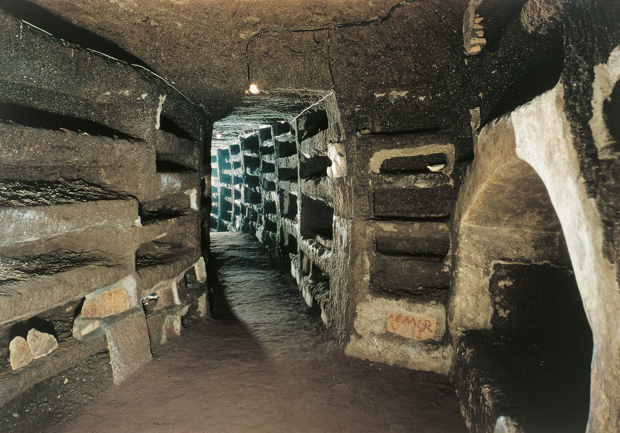 Gallery with Loculus Tombs (photo) 作者 未知未知