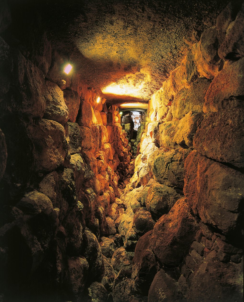 意大利，撒丁岛地区，Torralba，萨萨里省，Nuraghe Sant