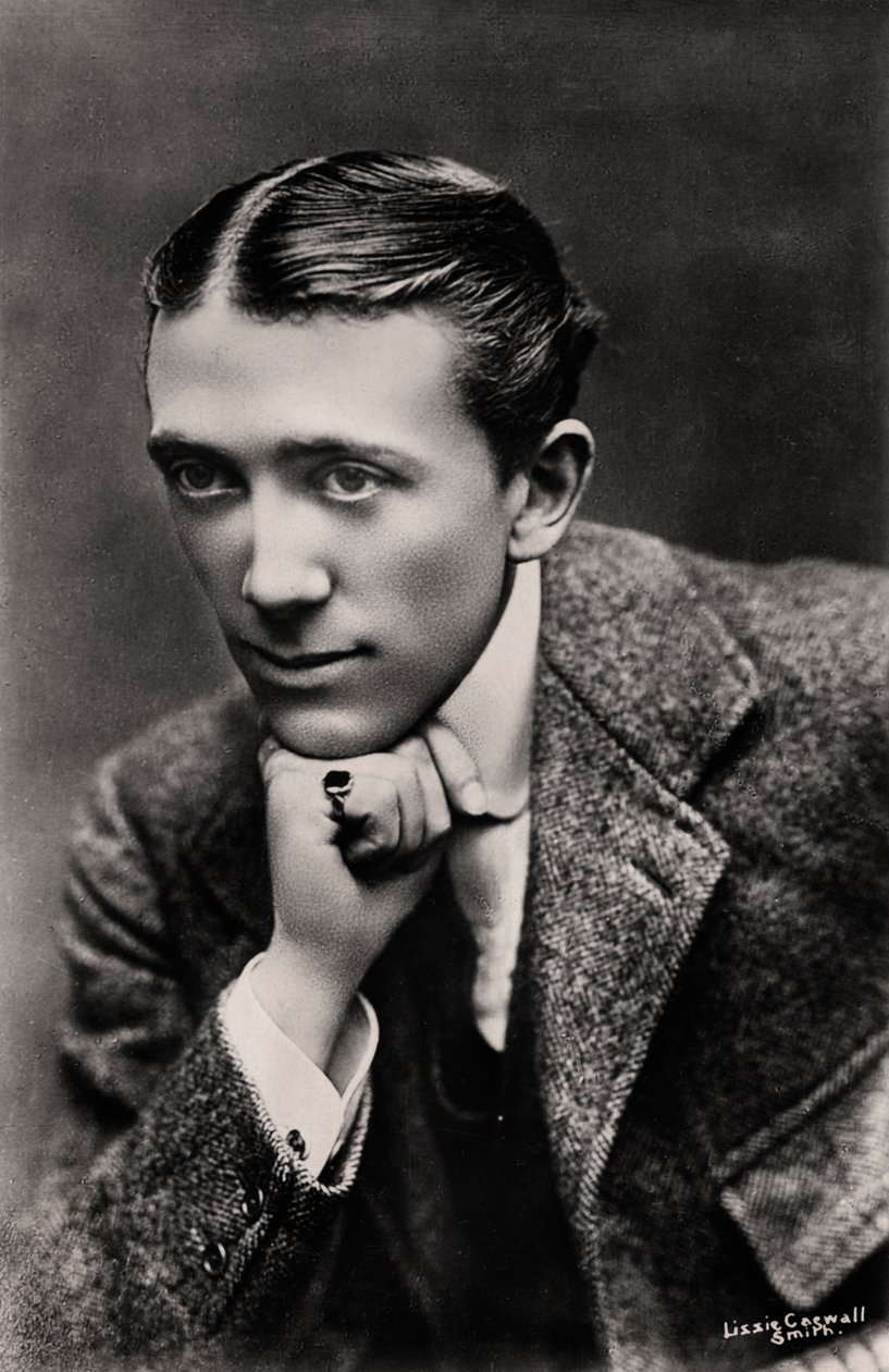 杰拉尔德·杜·毛里耶（Gerald Du Maurier）1873-1934年，英国演员和剧院经理，二十世纪初。 作者 丽兹·卡斯沃尔·史密斯