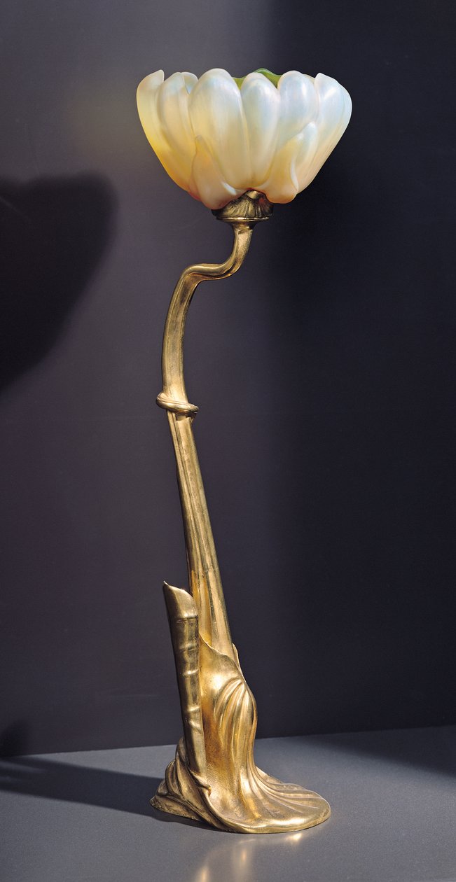 Nenuphar灯，c.1902（镀金青铜和玻璃） 作者 路易·马若雷勒