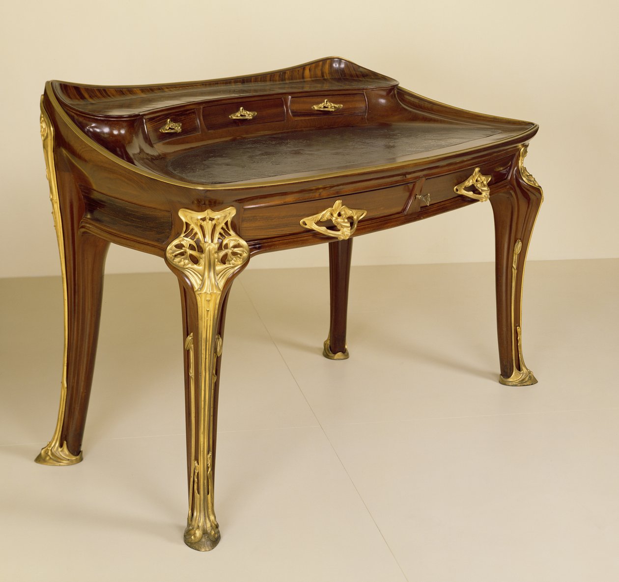 &39;兰花&39;局，c.1905-09（木） 作者 路易·马若雷勒