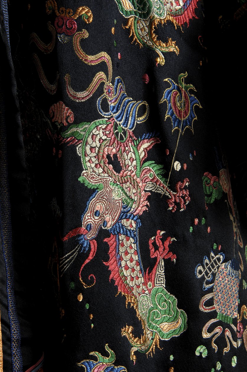 大衣，约1923年（面料细节图），丝绸锦缎，丝带和天鹅绒，毛皮，Lucile有限公司，法国。 作者 露西·克里斯蒂安娜（Lucy Christiana）Lady Duff Gordon