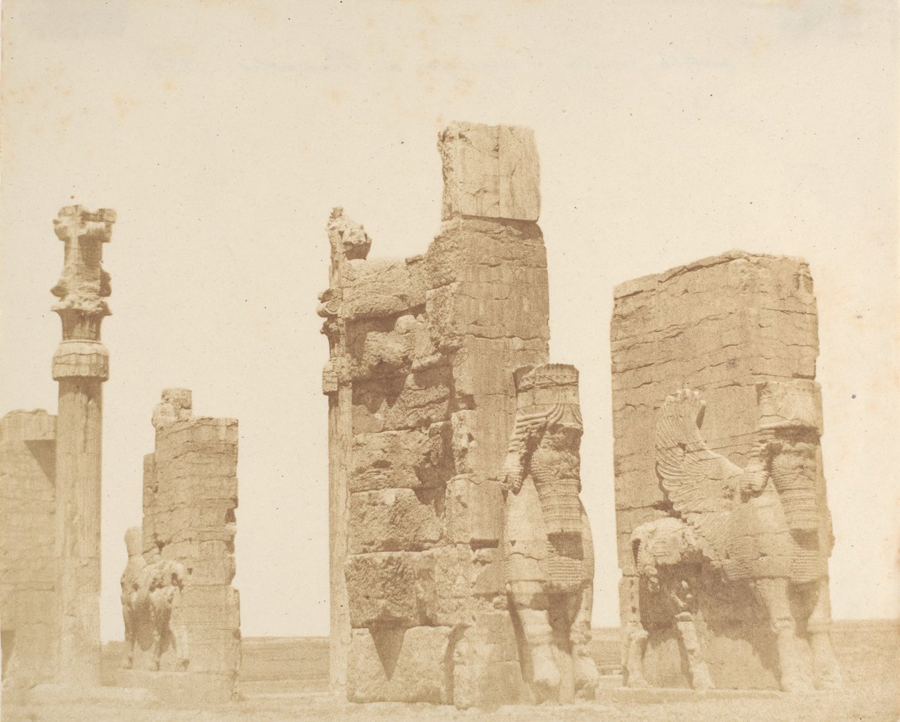 珀斯波利斯的英格莱扎古门】，1858年。 作者 路易吉·佩斯