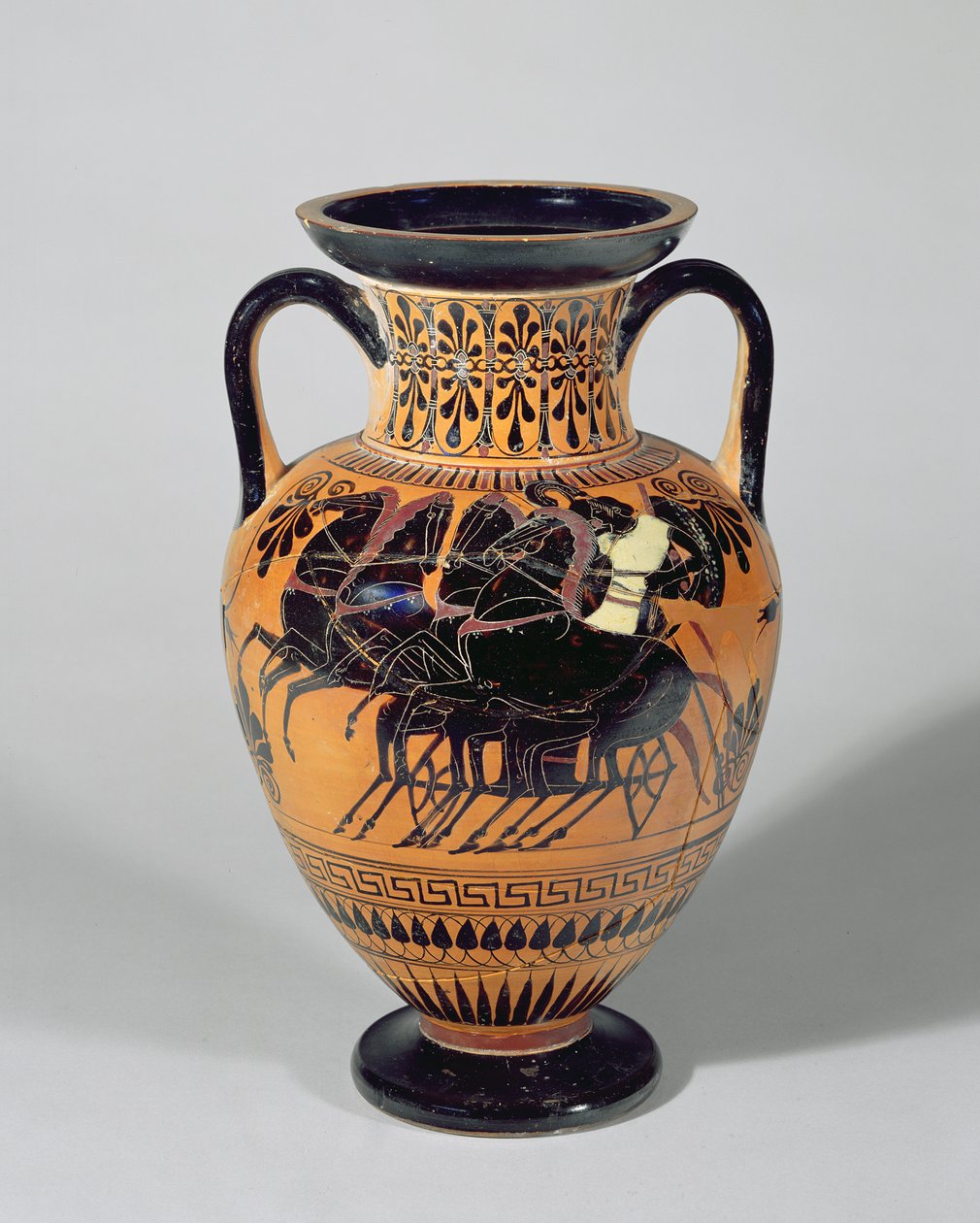 阁楼黑色图Amphora消灭轮式战车，公元前520-500（粘土） 作者 来宝
