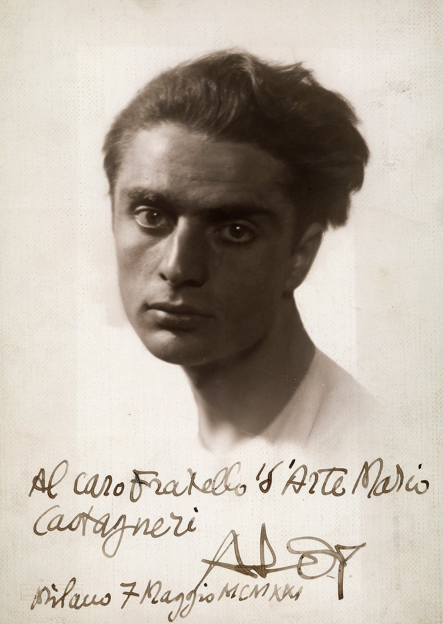 画家罗伯托-阿洛伊的肖像，1921年6月7日（黑白照片）。 作者 马里奥·卡斯塔涅里（Mario Castagneri）