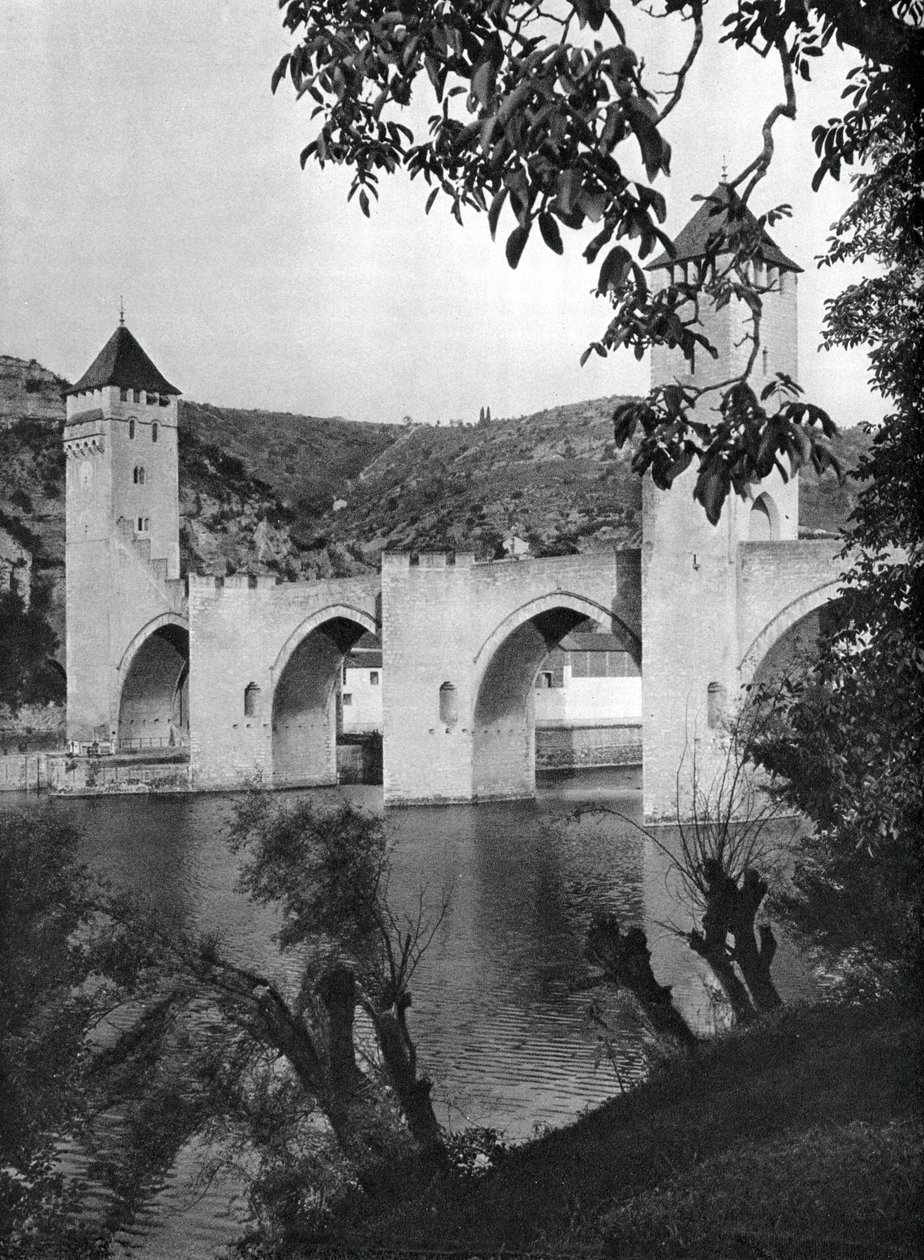 蓬·瓦伦特（Pont Valentre），法国卡奥尔，1937年。 作者 马丁赫利曼