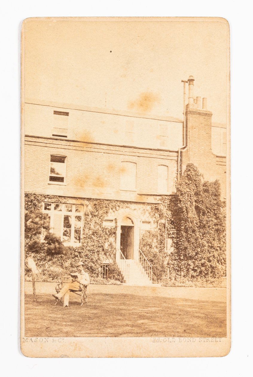 卡特·德·韦斯特（Carte de visite）在背面展示托马斯·卡莱尔（Thomas Carlyle）亲笔签名的盖德山照片 作者 梅森公司