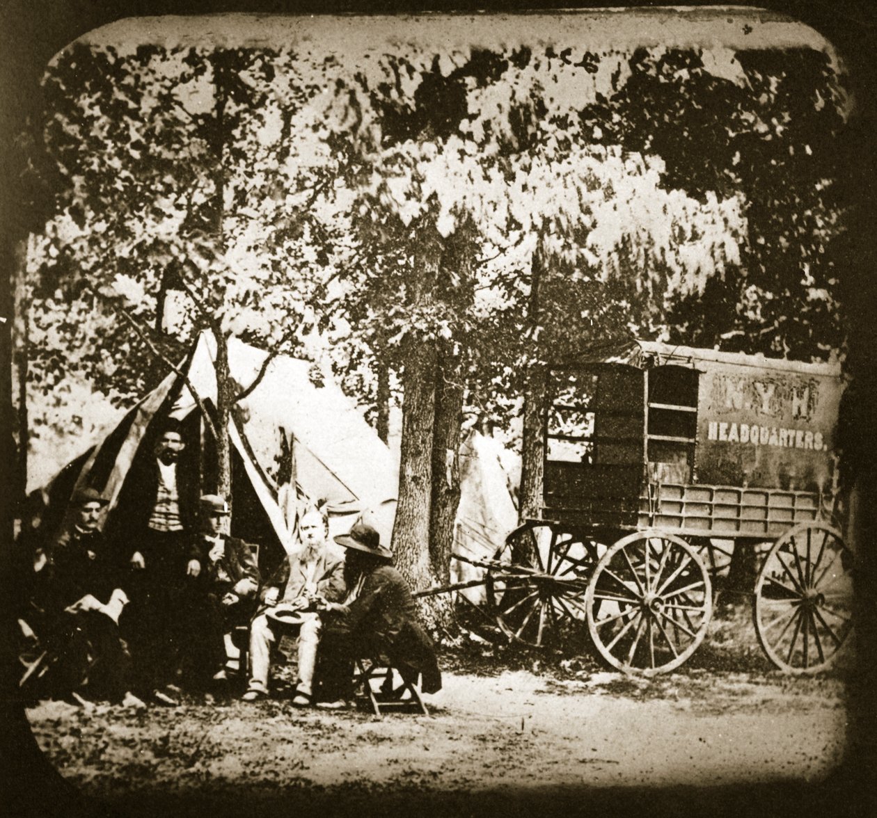 1863年，Culpeper Court House的纽约先驱报总部 作者 马修·布雷迪