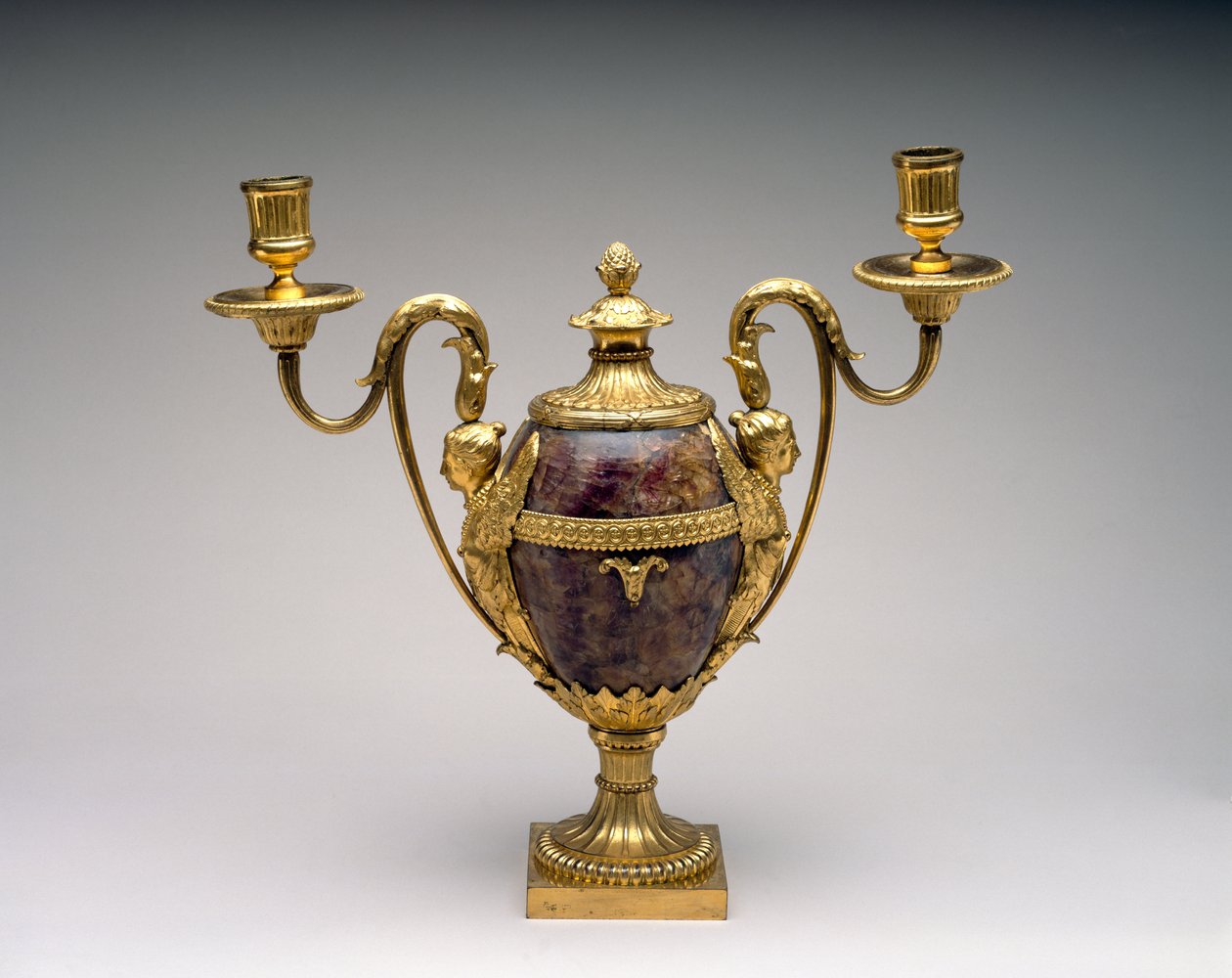 Candelabrum，c.1772（blue john＆ormolu） 作者 马修·布尔顿
