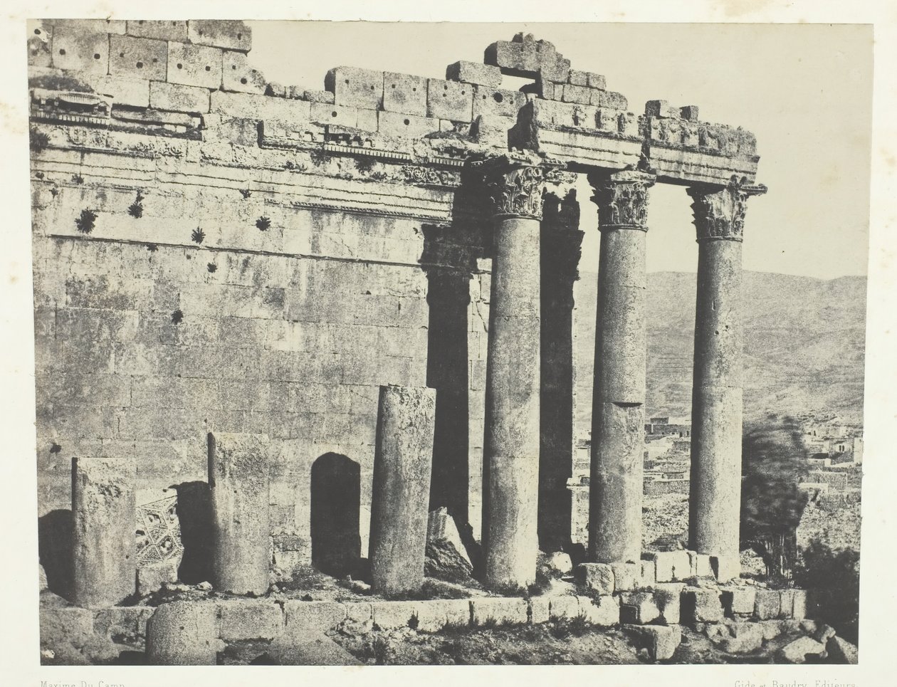 Baalbeck Heliopolis, Temple Of Jupiter, Western Front, Syria, 1849-1951, 1852年印刷。 作者 马克西姆·杜营
