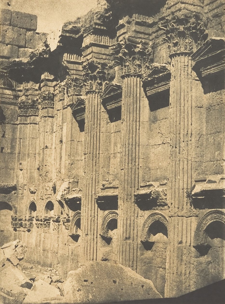 朱庇特神庙的内柱廊，Baâlbek Heliopolis，1850年9月15日。 作者 马克西姆·杜营