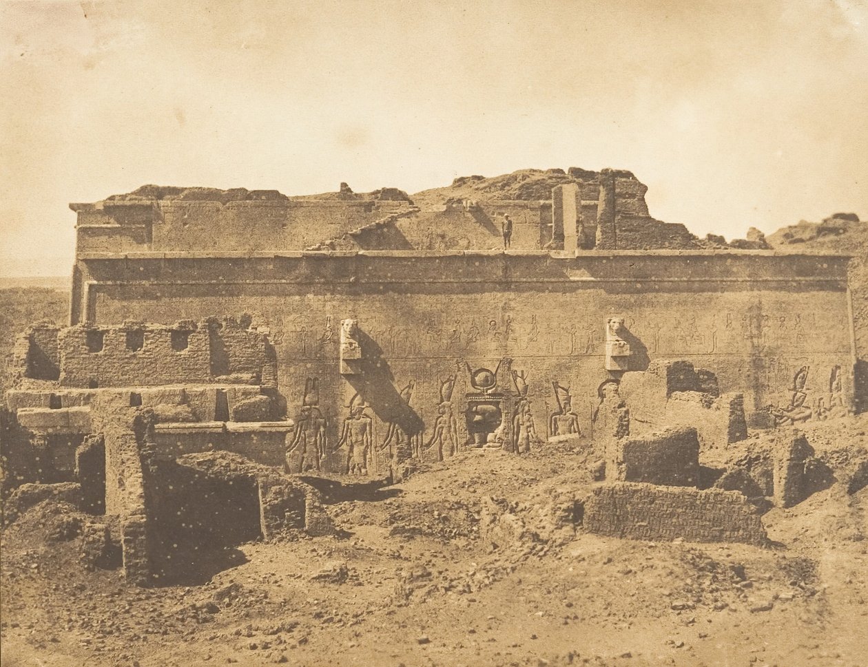 Denderah Tentyris大庙的后立面，1849-50。 作者 马克西姆·杜营