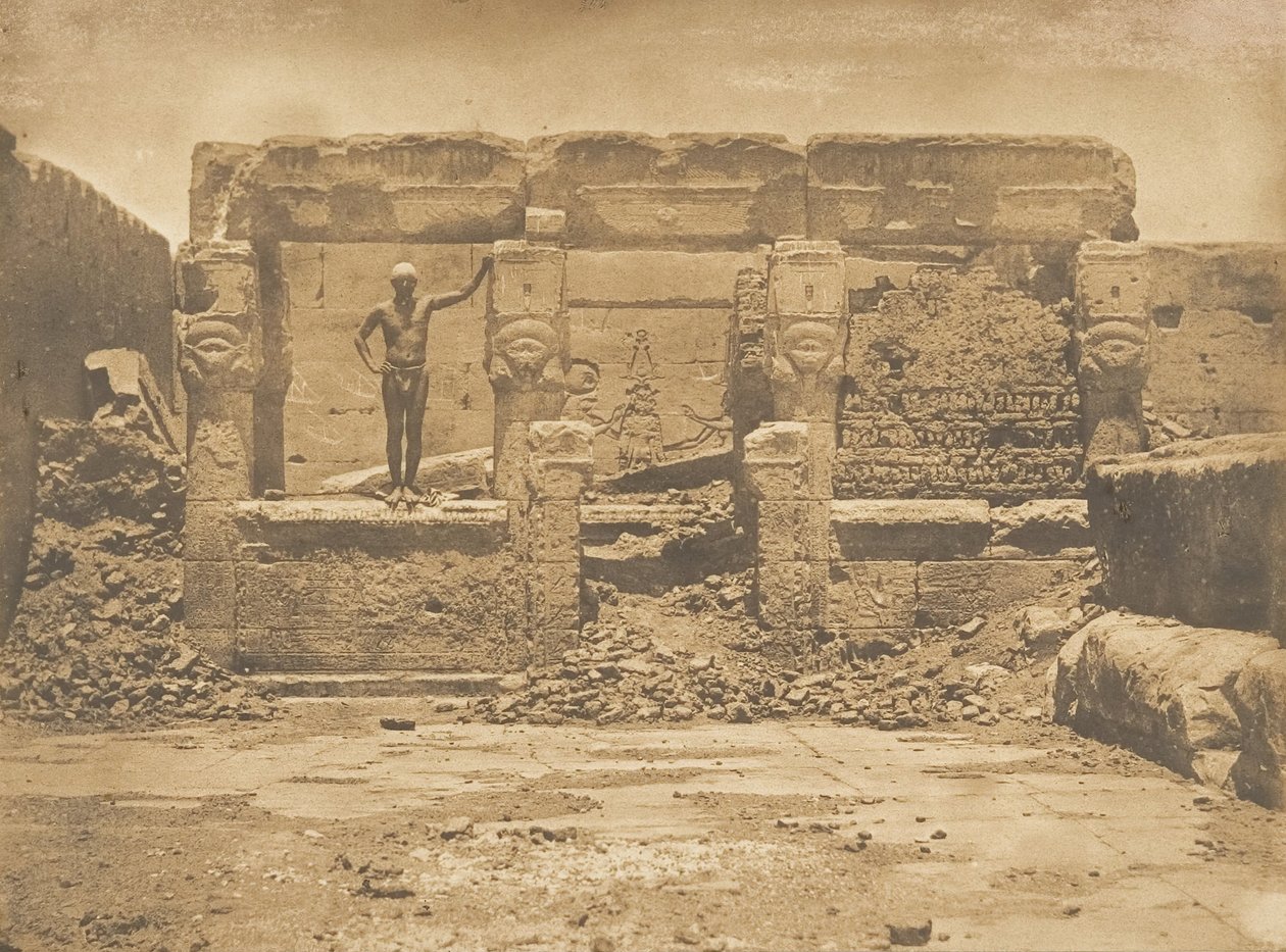 Athor的Hypometre，在Denderah Tentyris大寺庙的平台上，1849-50。 作者 马克西姆·杜营
