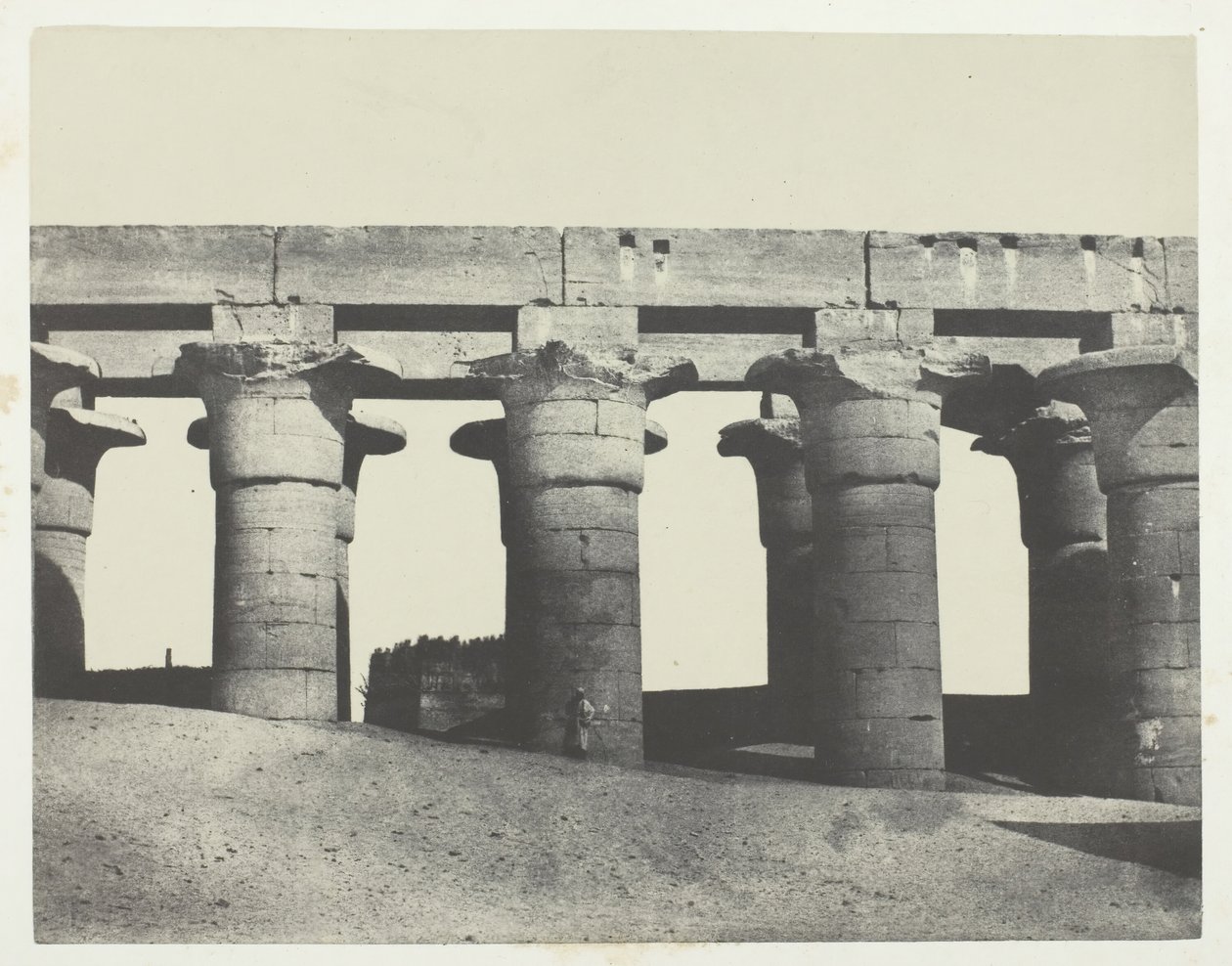 卢克索尔，宫殿的大柱廊，底比斯，184951，1852年印刷。 作者 马克西姆·杜营