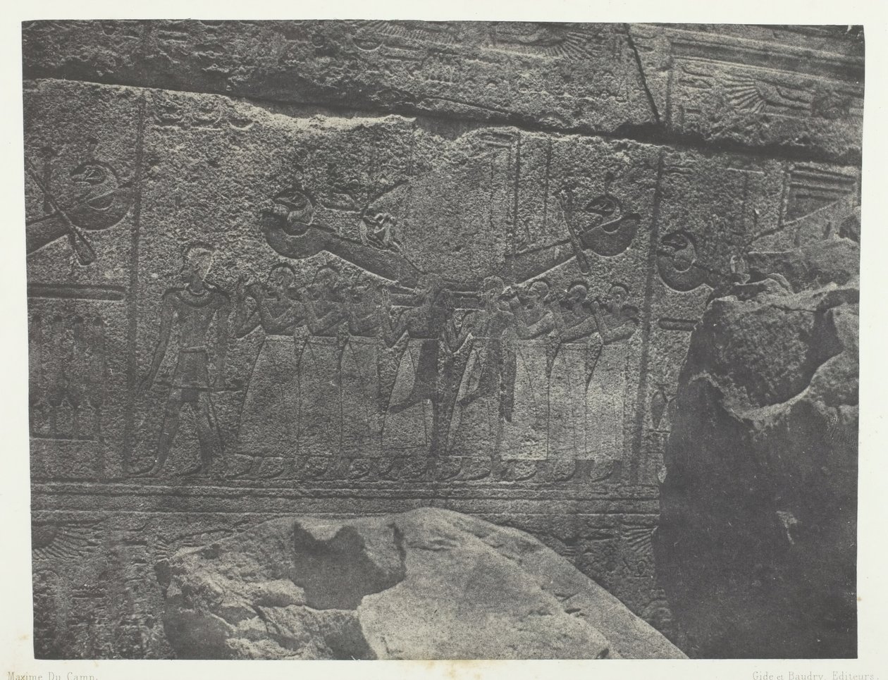 卡纳克宫，花岗岩圣地的外部雕塑，底比斯，184951，1852年印刷。 作者 马克西姆·杜营