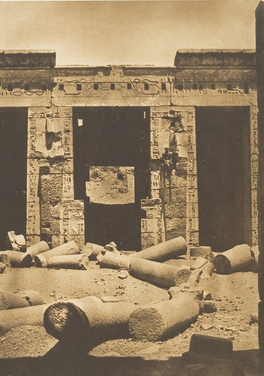 拉美西斯-迈阿蒙宫殿院子里的柱子，位于Medinet-habou 底比斯，1849-50。 作者 马克西姆·杜营
