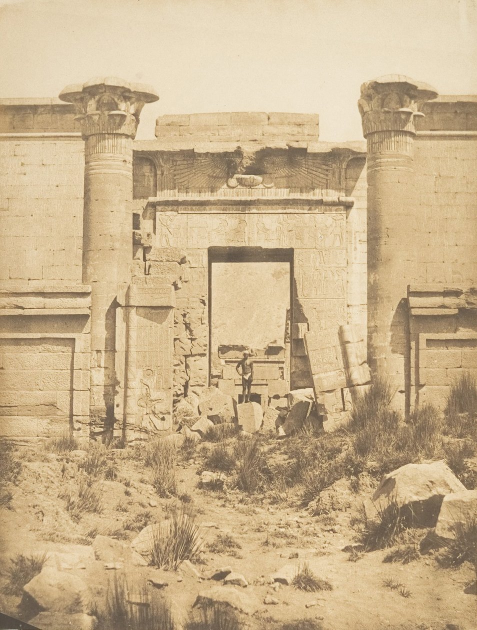 Thutmoseum的Propylaea，在Medinet-habu底比斯，1849-50。 作者 马克西姆·杜营