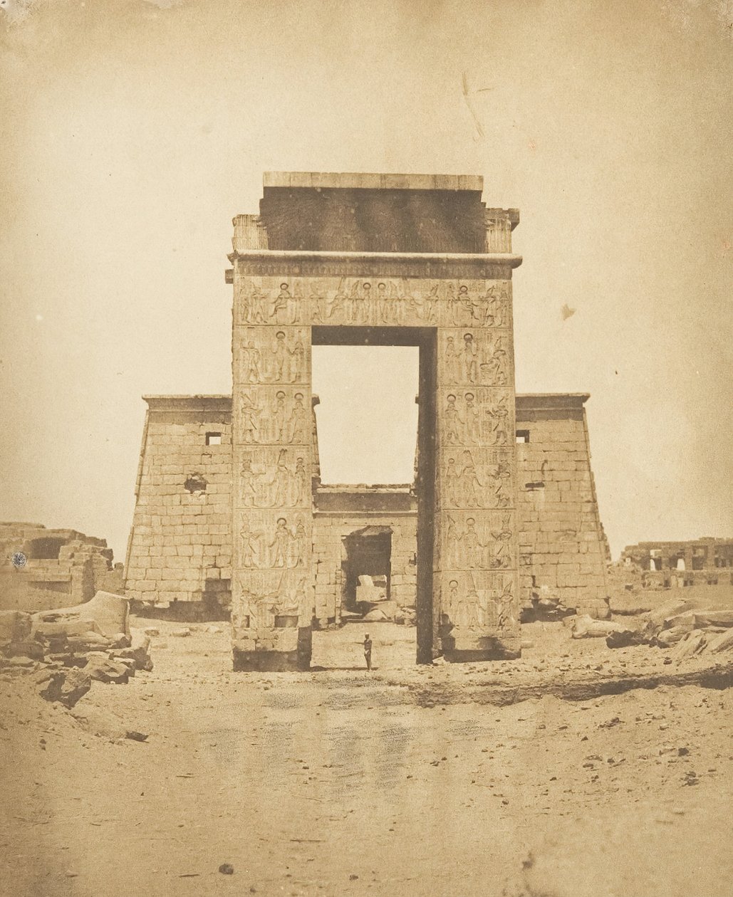 底比斯卡尔纳克的孔斯神庙的塔楼，1849-50。 作者 马克西姆·杜营