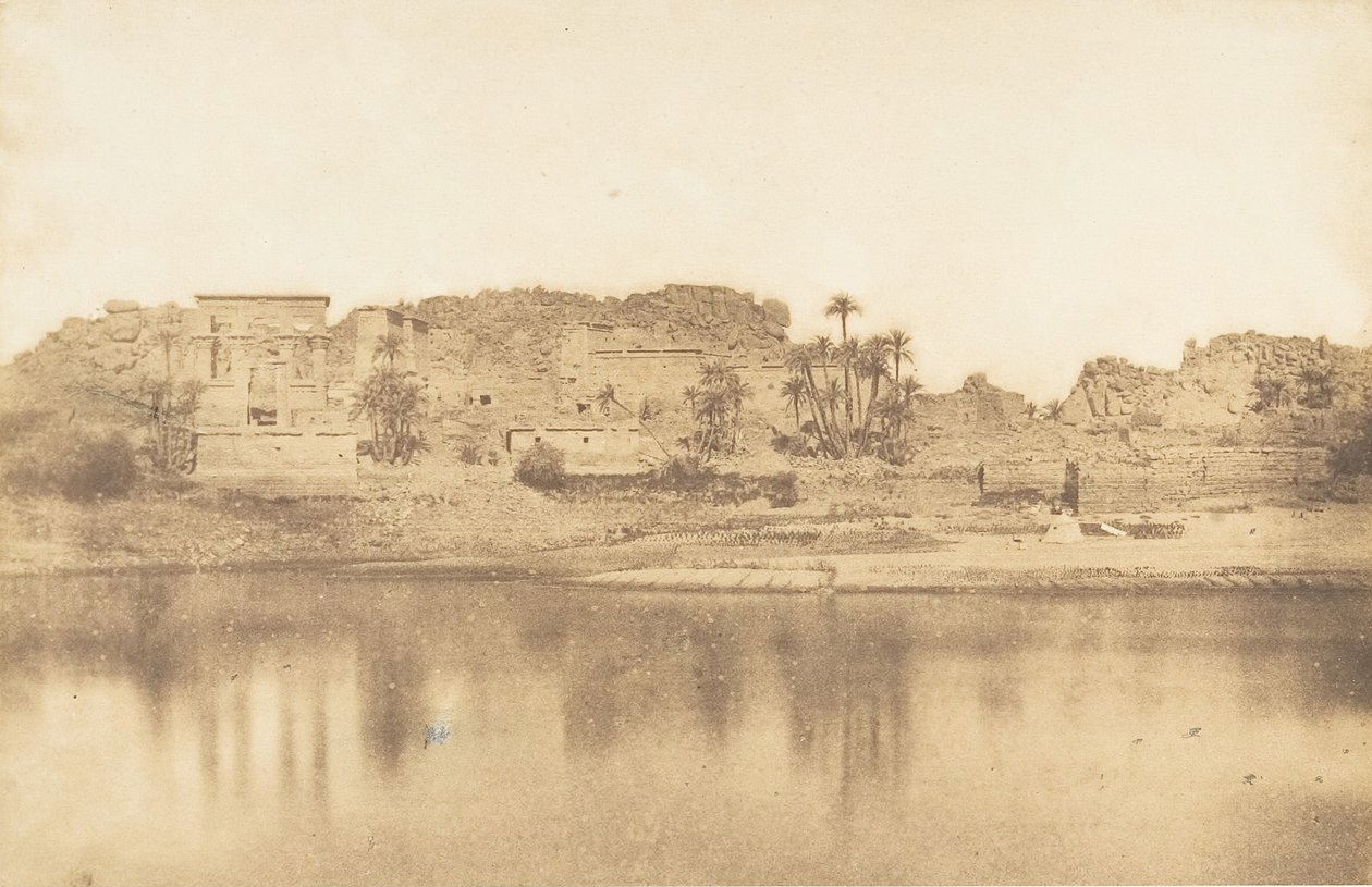 菲莱岛的概貌，从东面拍摄，1849-50。 作者 马克西姆·杜营