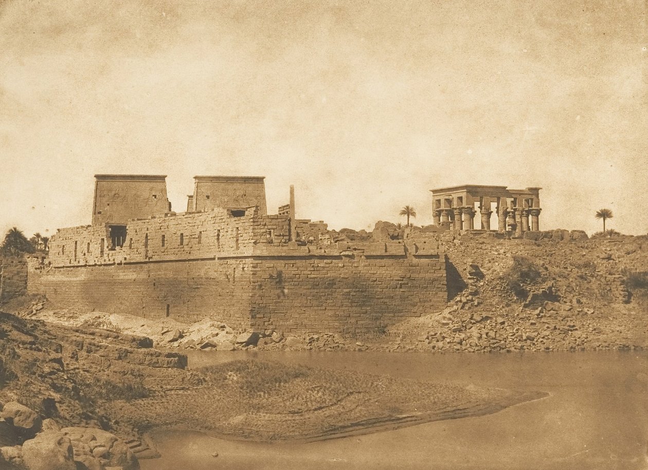 菲莱岛全景，从Begueh岛的南端拍摄，1849-50。 作者 马克西姆·杜营